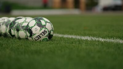 como a bola de futebol afeta o desempenho dos jogadores